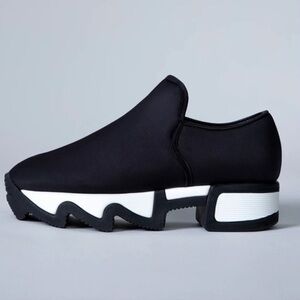 iRi wes black platform sneakers  size 39.5